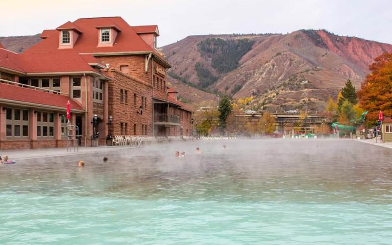 9 Aguas Termales Naturales en Colorado que Debes Visitar