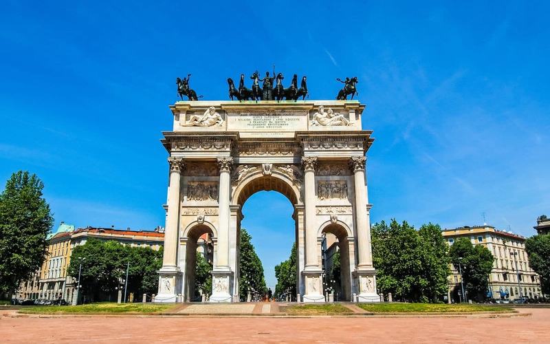 Arco della Pace: Representación de Paz Surgida de un Monumento a la Guerra