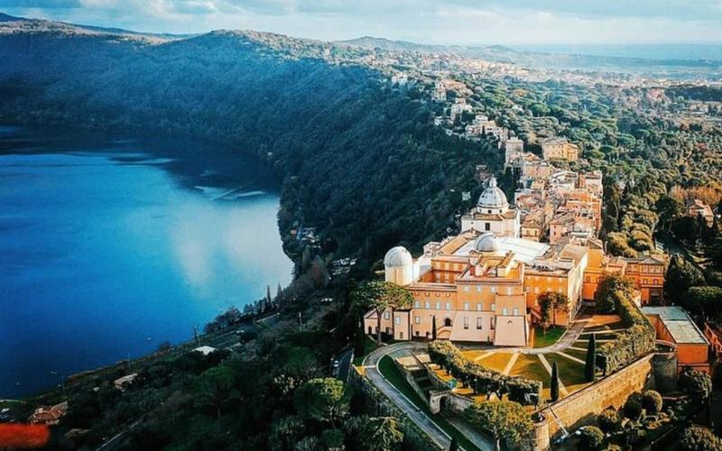 Castel Gandolfo: El encanto histórico de la residencia papal de verano