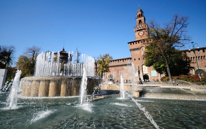 Castello Sforzesco: Fortaleza histórica en Milán