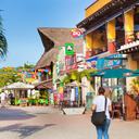 Compras en la Quinta Avenida de Playa del Carmen: Destacados destinos