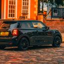 Mini cooper Electric Shadow edition aporta estilo sigiloso y poderoso
