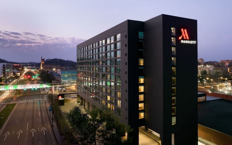 8 Excelentes Hoteles que Admiten Mascotas en Knoxville, Tennessee
