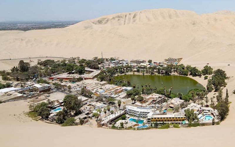 Huacachina: El Maravilloso Oasis en el Desierto de Perú