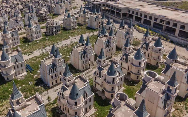 La Historia de Burj Al Babas el Pueblo Fantasma de Turquía