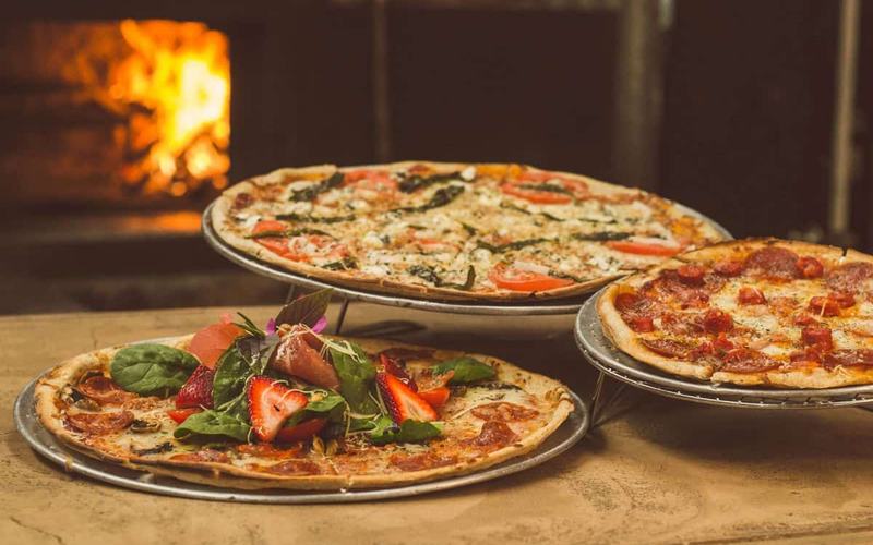 6 Lugares para comer pizza en Roma: Del horno a tu corazón