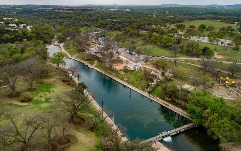 11 Maravillosos Pozos y Piscinas para Nadar en Texas