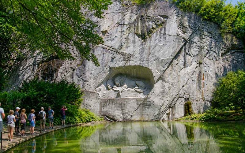 Monumento al León de Lucerna: el homenaje más conmovedor de Suiza