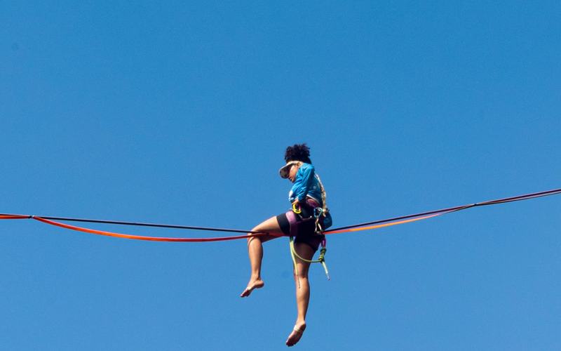 ¿Qué es y cómo funciona el highlining?