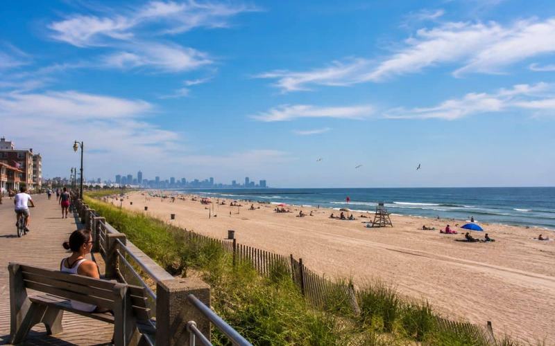 Qué hacer para vivir un día perfecto en Rockaway Beach, Nueva York