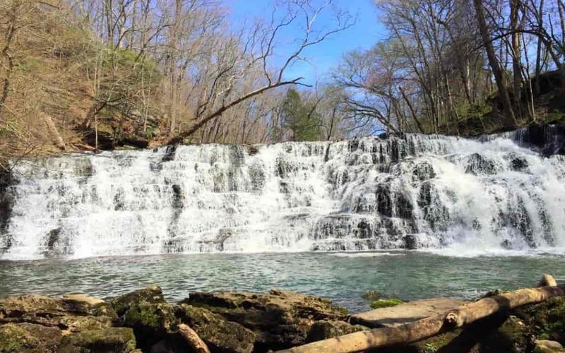 9 Refrescantes pozos para nadar en Tennessee