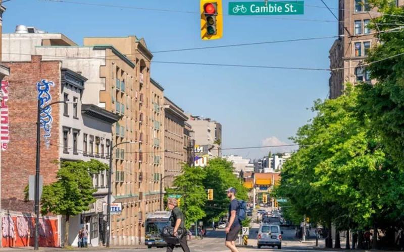 Sitios destacados para comer y hacer compras en Cambie Street, Canadá: Cultura, compras y vida local