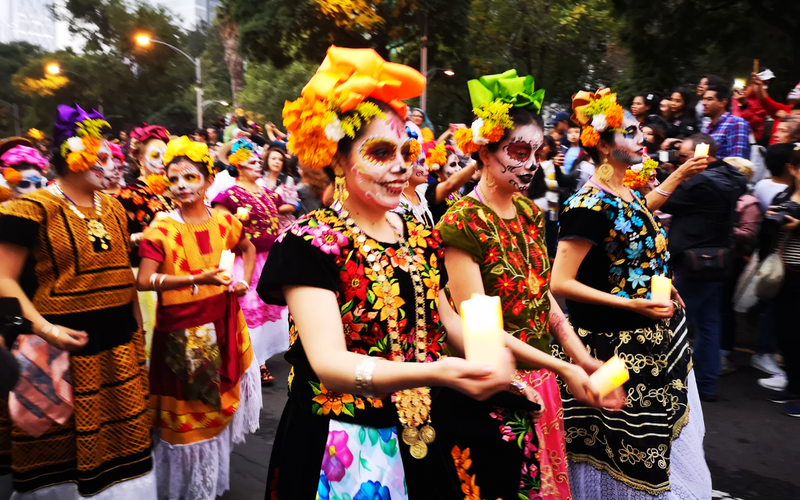 Trajes típicos de México: Expresión viva y colorida de identidad
