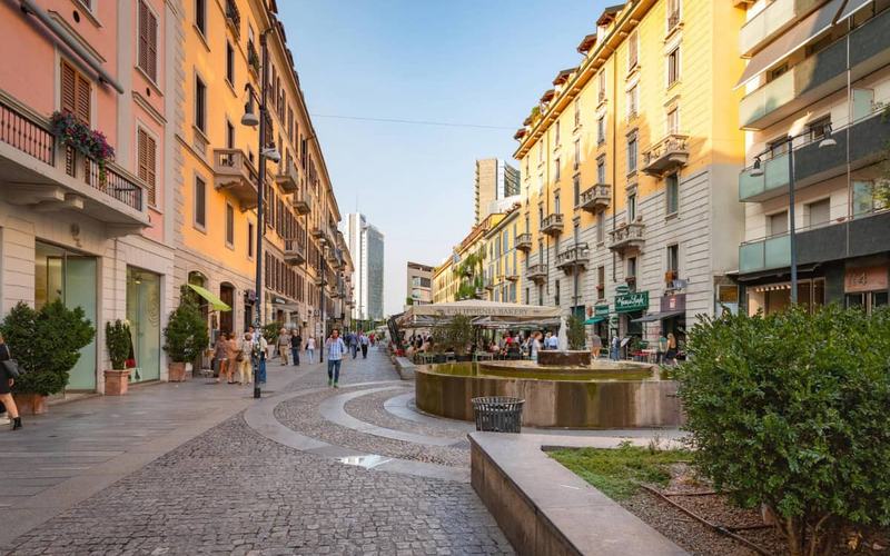 Visita Corso Como: La famosa calle peatonal de Milán
