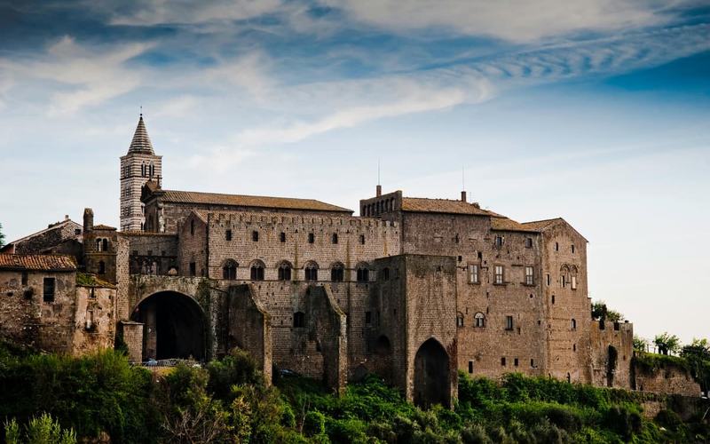 Viterbo: Ciudad de encanto medieval en Italia