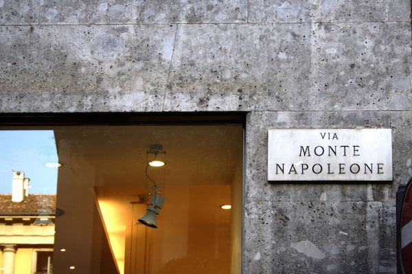 A través de la larga historia de Montenapoleone