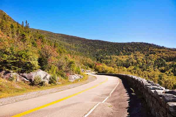Whiteface Veterans' Memorial Highway-Colores de Otoño en Nueva York
