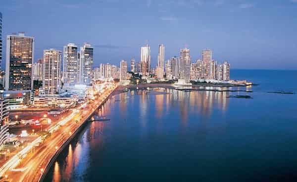 Avenida Balboa-ciudades de panamá que debes visitar