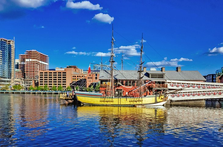 Barcos y museo del Motín del té de Boston