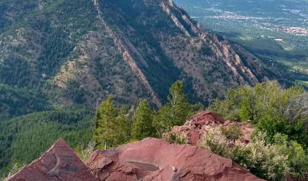 Bear Peak a través del sendero Shanahan Ridge