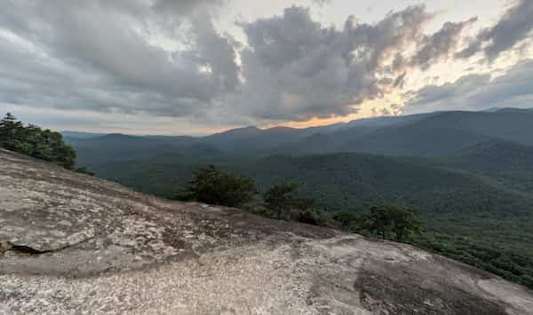 Brevard-Sendero Looking Glass Rock, Bosque Nacional Pisgah