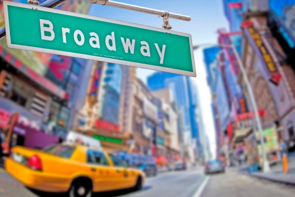 calle Broadway y el distrito de los teatros