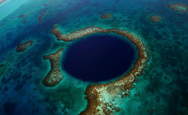 Bucea en el Gran Agujero Azul-Aventuras en Belice