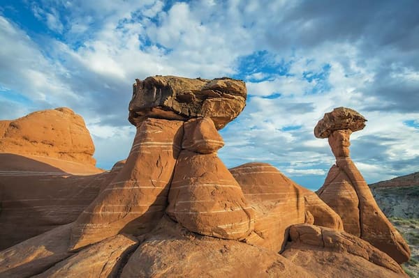 Caminata a los Hoodoos Toadstool de otro mundo
