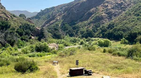 Caminata en el parque estatal Malibu Creek