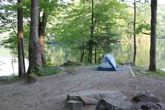 Campamento Cheoah Point-Acampar en el Bosque Nacional Nantahala