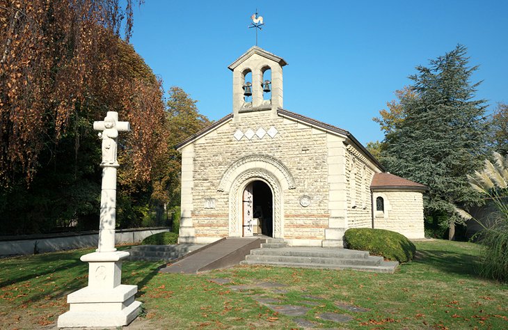 Capilla Foujita (Capilla de Nuestra Señora de la Paz)