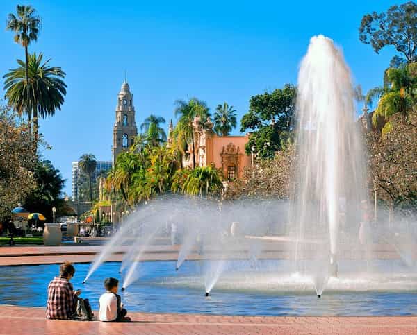 Columpio, tobogán y natación en Balboa Park-Actividades con niños en San Diego