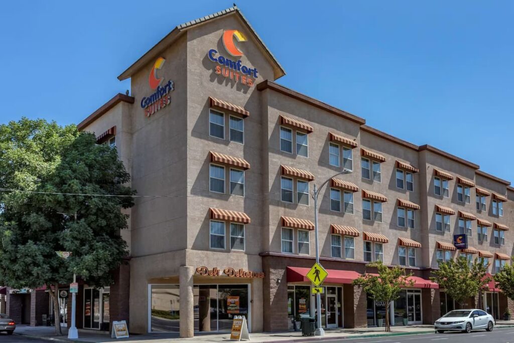 Comfort Suites Visalia Convention Center