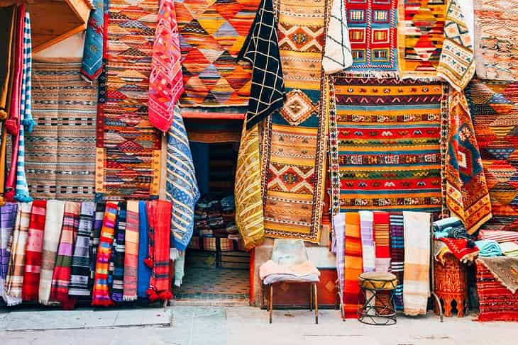 Compra en los zocos de la Medina-tienda