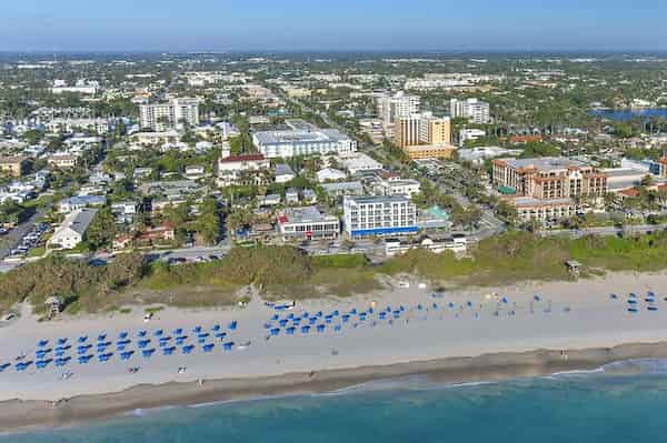Conduzca por Atlantic Avenue en Delray Beach - atracciones turísticas de West Palm Beach