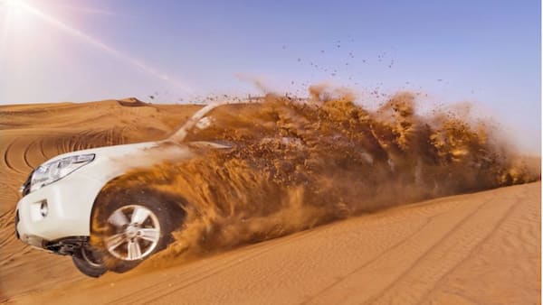 Conquistando el camino de arena con Dune Bashing