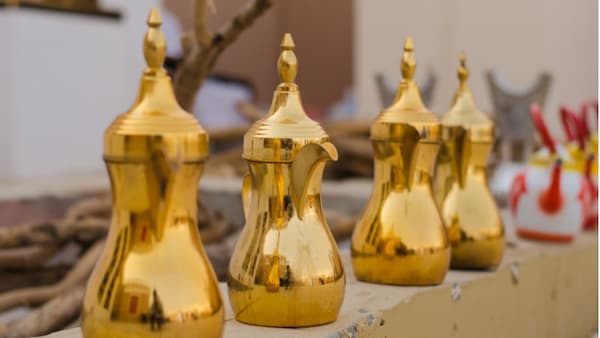 Dalla Arabian Pots