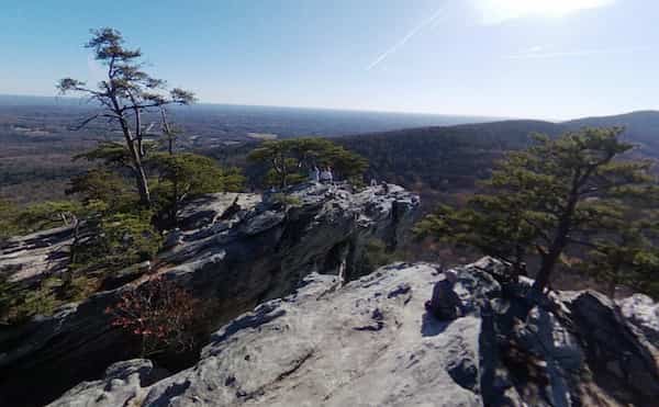 Danbury-Sendero Hanging Rock, Parque Estatal Hanging Rock
