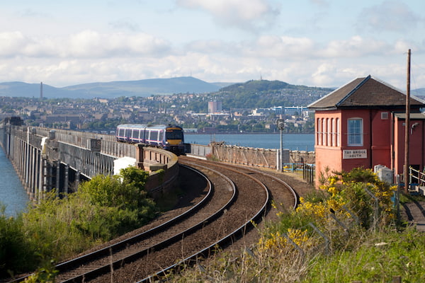Desde Edimburgo hasta el lago Ness en tren