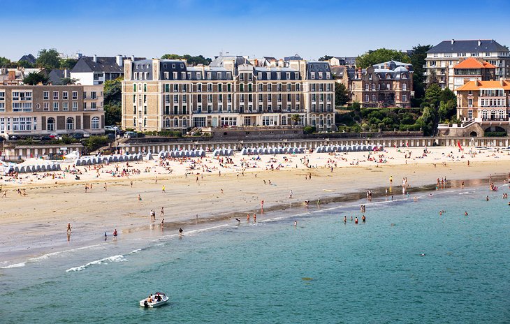 Dinard en la costa de Bretaña