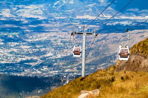 Disfruta de las vistas desde el teleférico