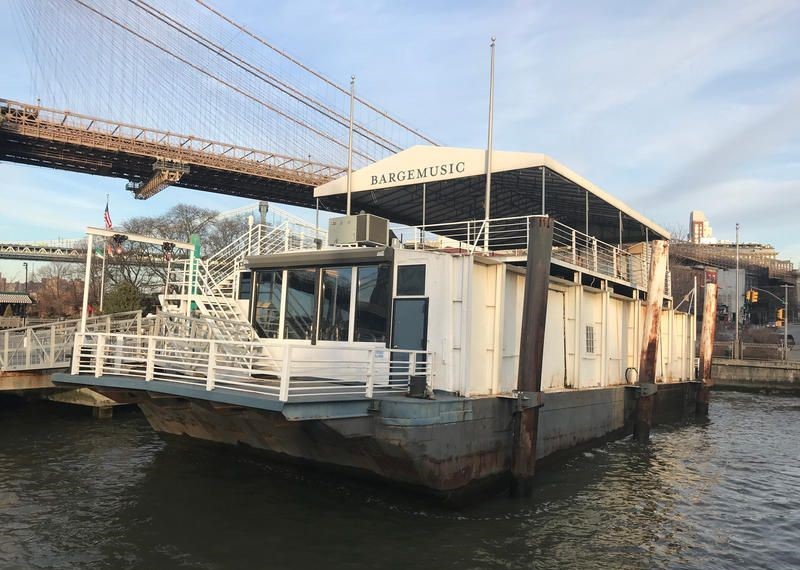 Disfruta de un espectáculo en Bargemusic