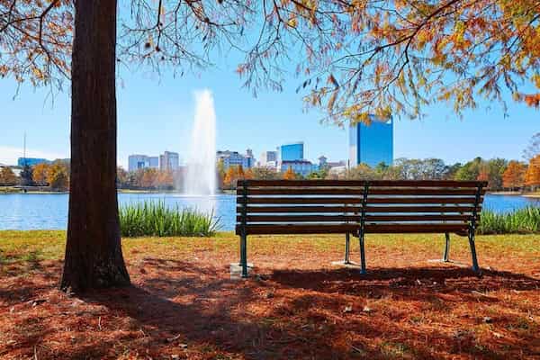 Disfruta del paisaje en Hermann Park-parques en houston gratis