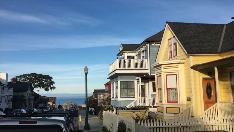 Disfrute del ambiente victoriano en Pacific Grove