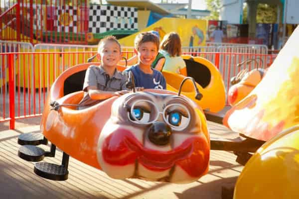 Diviértete en el Lakeside Amusement Park