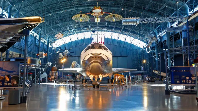 El Centro Steven F. Udvar-Hazy