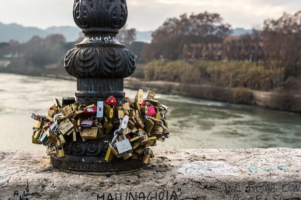 El puente del candado en Roma
