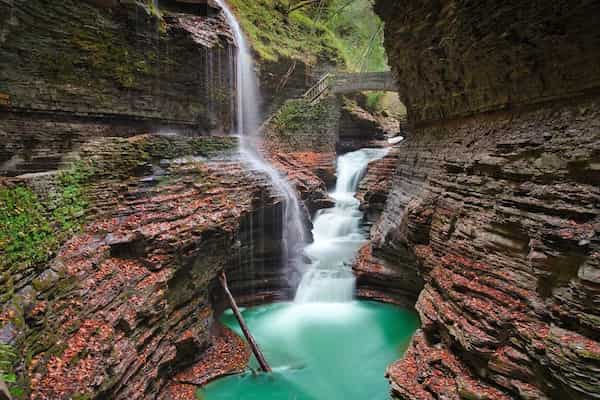El sendero del desfiladero de Glen Creek-Caminatas en Finger Lake