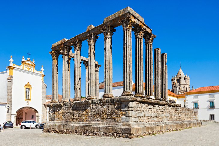 Évora