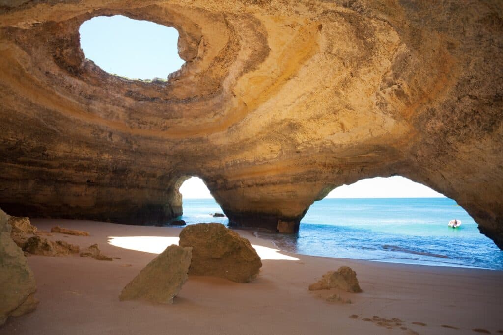 Experimente la cueva maravillosa de la naturaleza